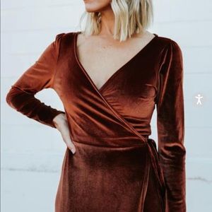 NWT ESMERELDA BRONZE VELVET WRAP MAXI DRESS